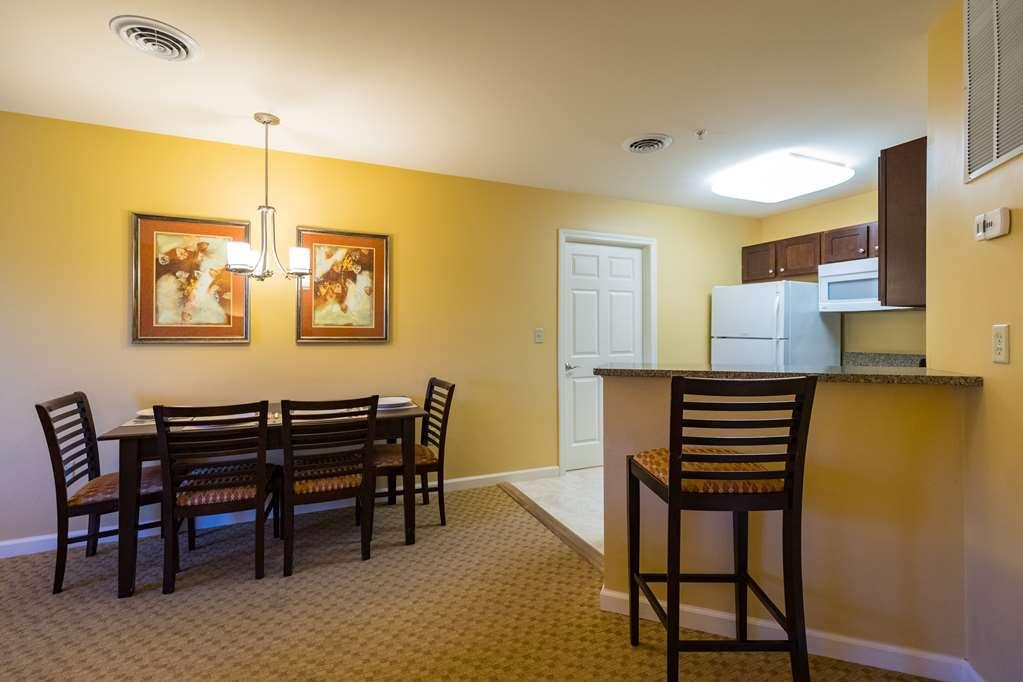 Vacation Village In The Berkshires Hancock Rum bild A typical kitchen and dining area in a typical two-bedroom villa