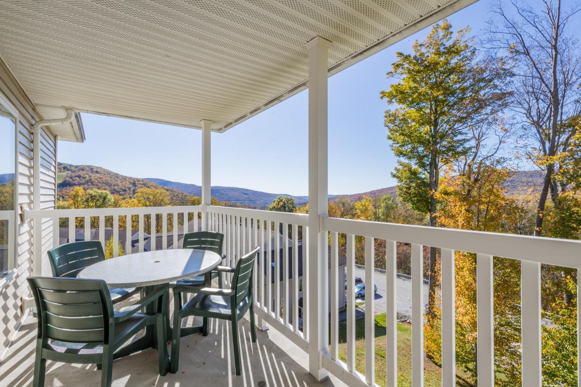 Vacation Village In The Berkshires Hancock Exteriör bild A balcony at the Riverview Apartments