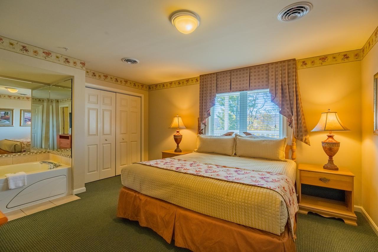 Vacation Village In The Berkshires Hancock Exteriör bild A bedroom at the Inn at the Opera House