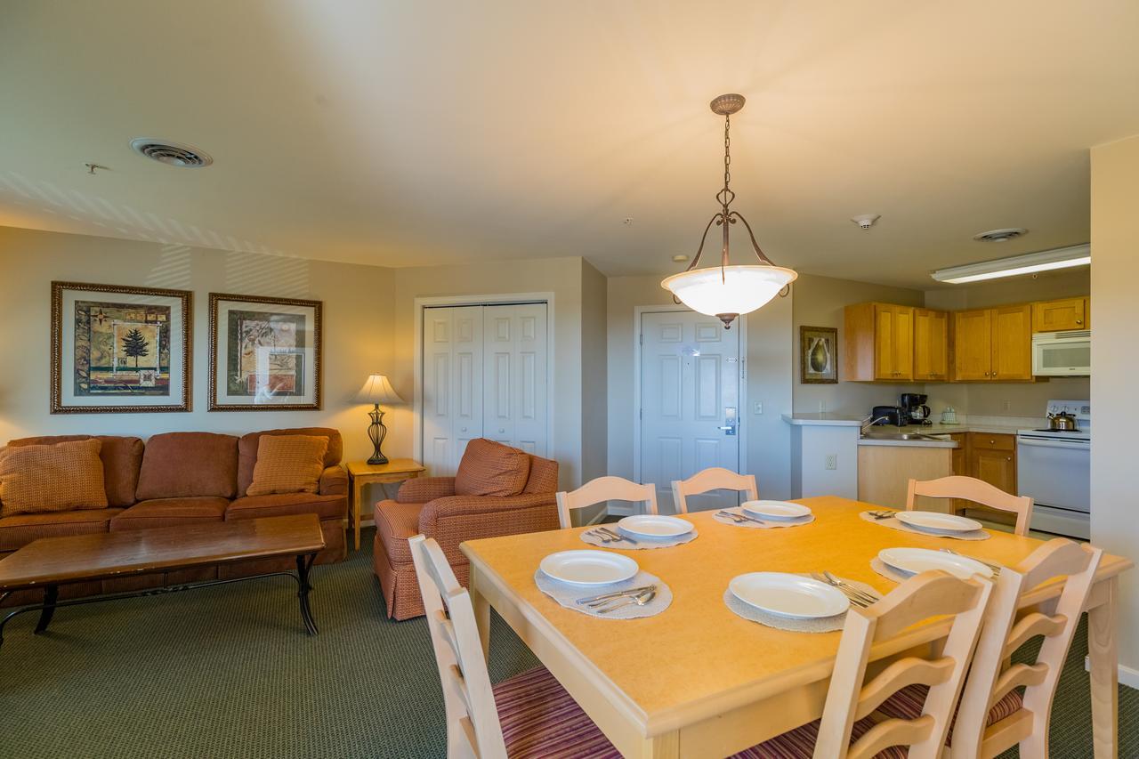 Vacation Village In The Berkshires Hancock Exteriör bild A typical living room and kitchen in a two-bedroom villa at Disney's Old Faithful Inn