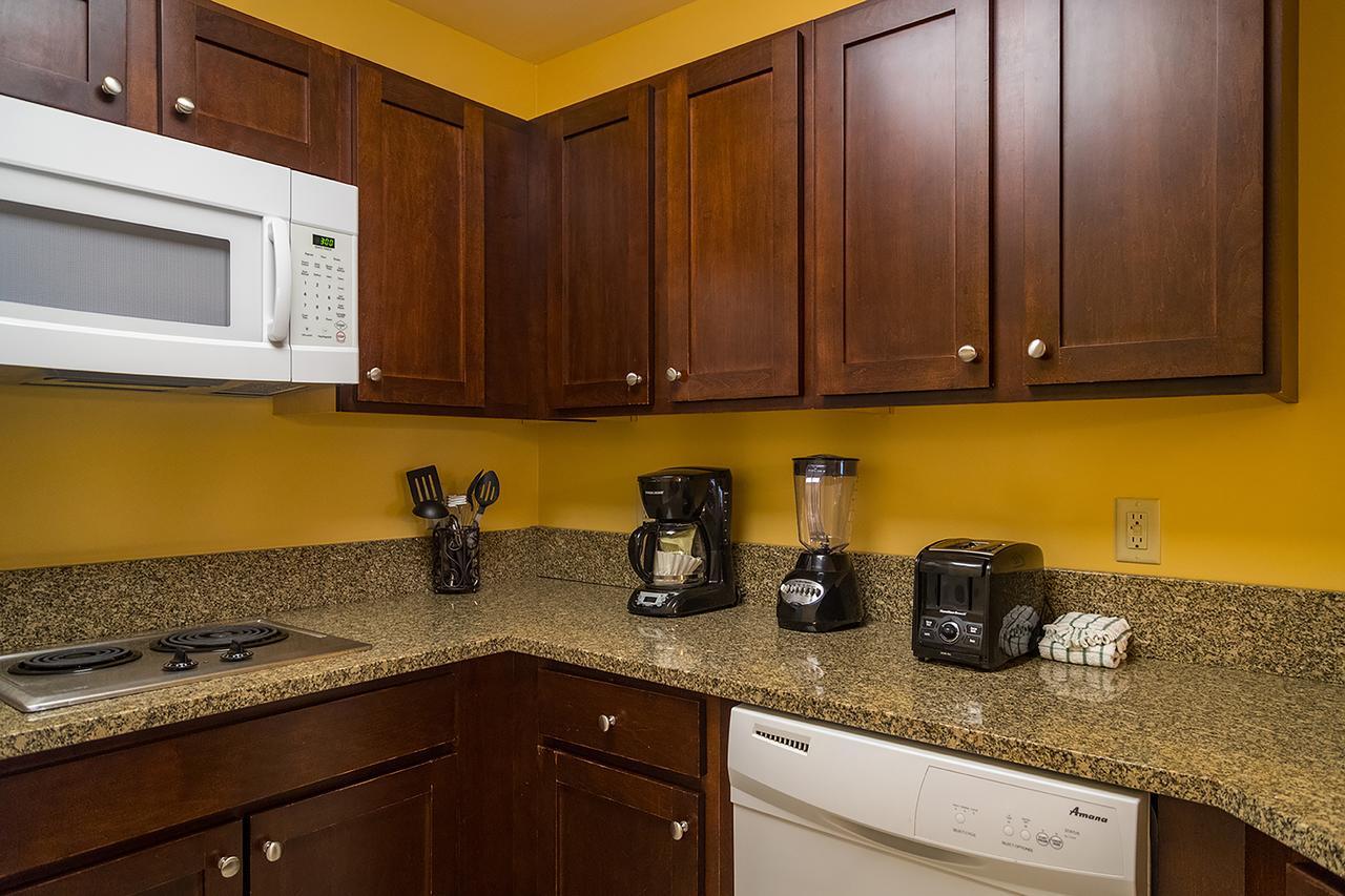Vacation Village In The Berkshires Hancock Exteriör bild A typical kitchen in a Marriott Vacation Club villa